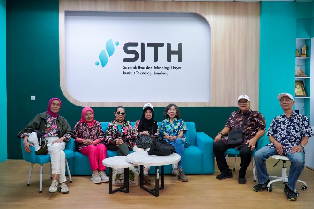 Kunjungan Alumni Biologi ITB angkatan 1970 : Menapaki Kampus Penuh Kenangan dan Berbagi Inspirasi Lintas Generasi.