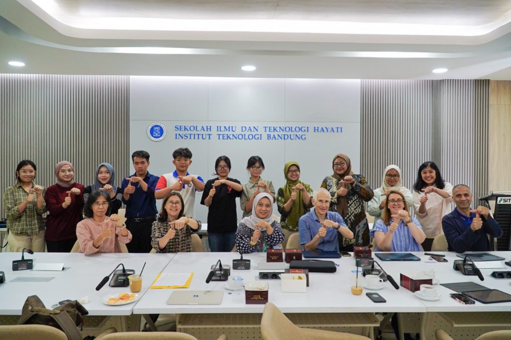 Prof. Ian Gilbert Bahas Inovasi Penemuan Obat di Kuliah Tamu SITH ITB