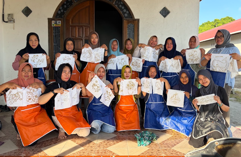 ITB Dampingi Warga Kampung Payung-Payung Kembangkan Batik Berbasis Kearifan Pertanian Lokal